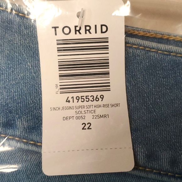 ❤️NWT VINTAGE TORRID SHORTS - SUPER SOFT STRETCH DENIM JEGGING - PLUS SIZE - Picture 7 of 12